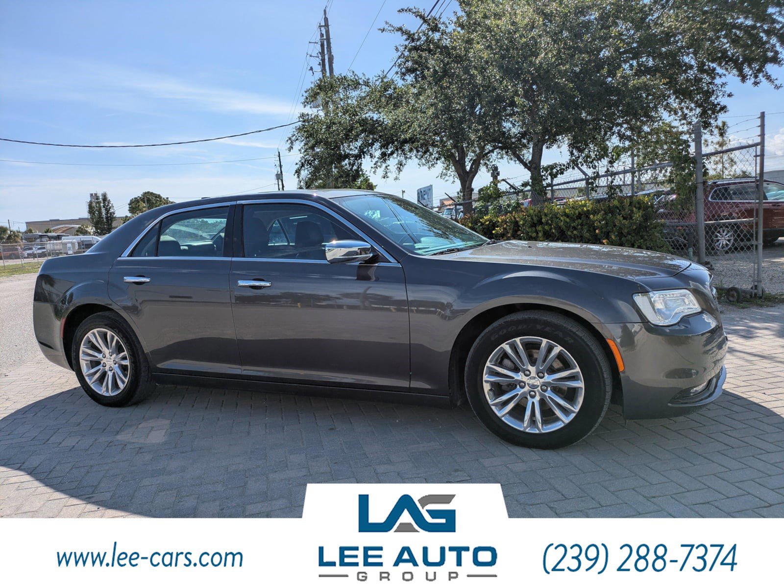 Used 2016 Chrysler 300 C RWD image 1