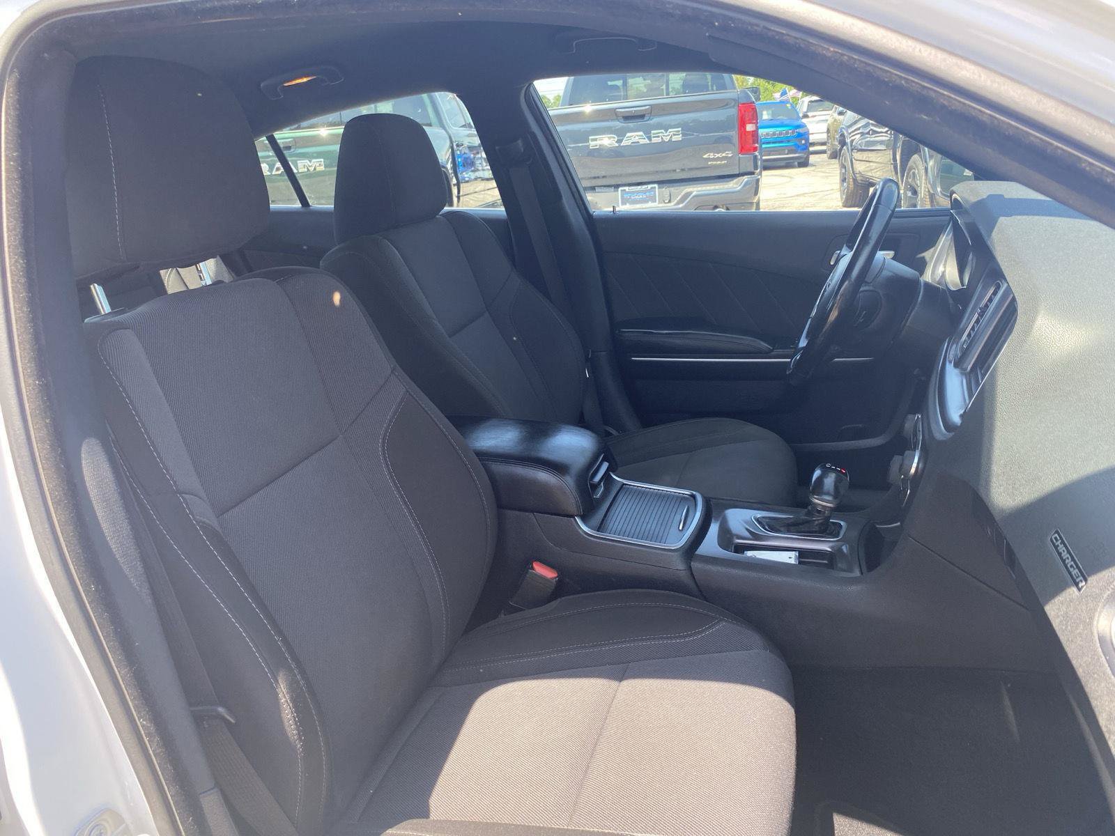 Used 2020 Dodge Charger SXT RWD image 33