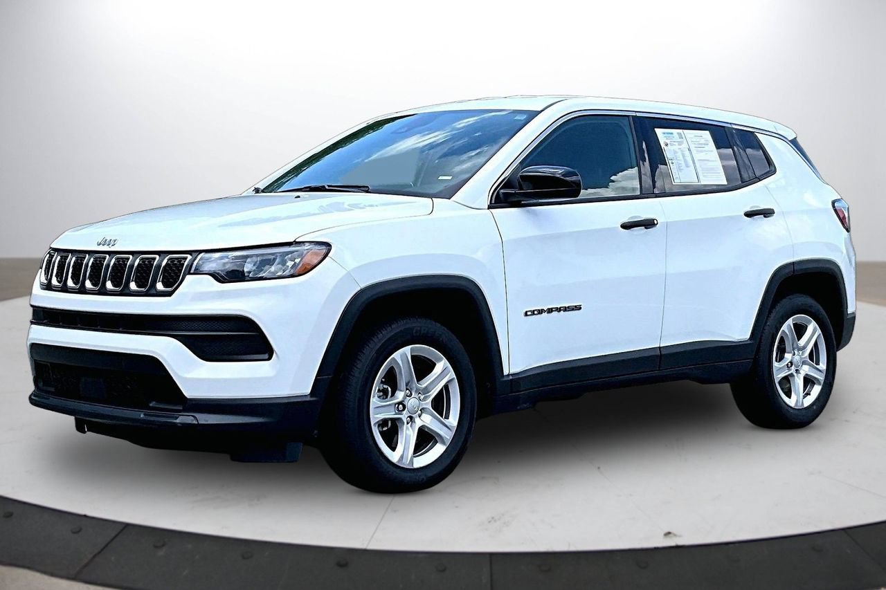Used 2023 Jeep Compass Sport AWD/4WD image 4