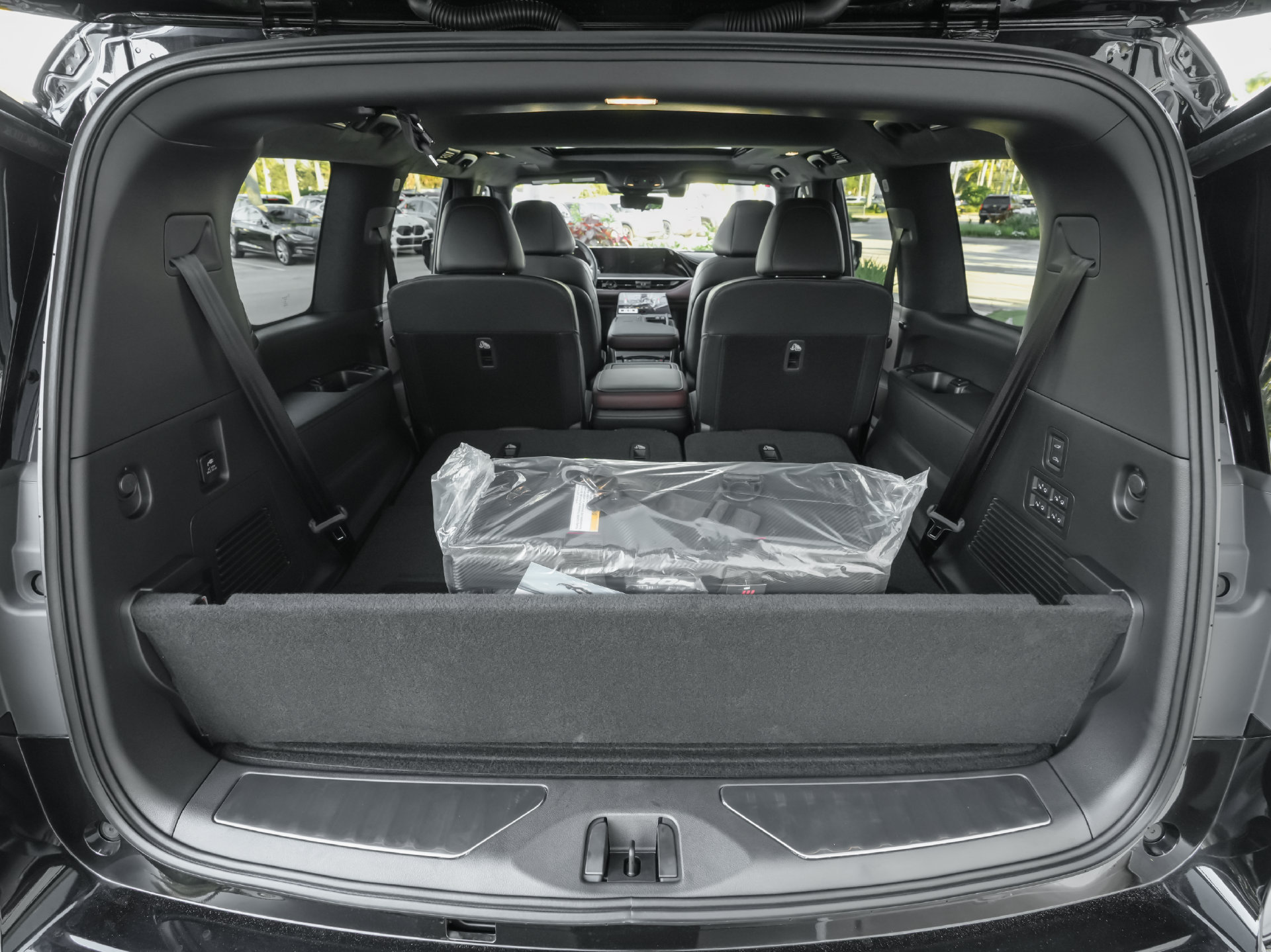 New 2027 INFINITI QX80 Autograph w/ Premium Cargo Package AWD/4WD image 22