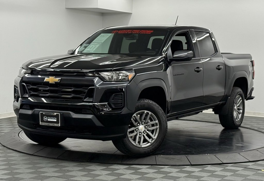 Used 2026 Chevrolet Colorado LT w/ Advanced Trailering Package image 2