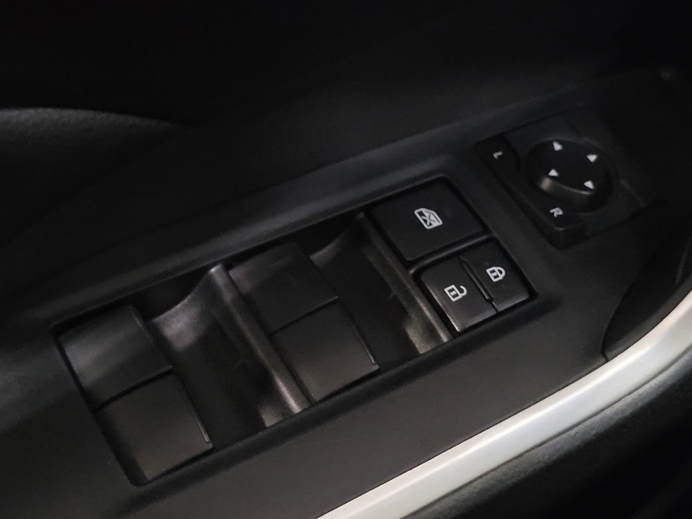 Used 2019 Toyota RAV4 LE AWD/4WD image 27