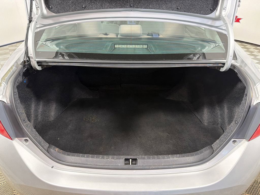 Used 2016 Toyota Corolla L FWD image 18