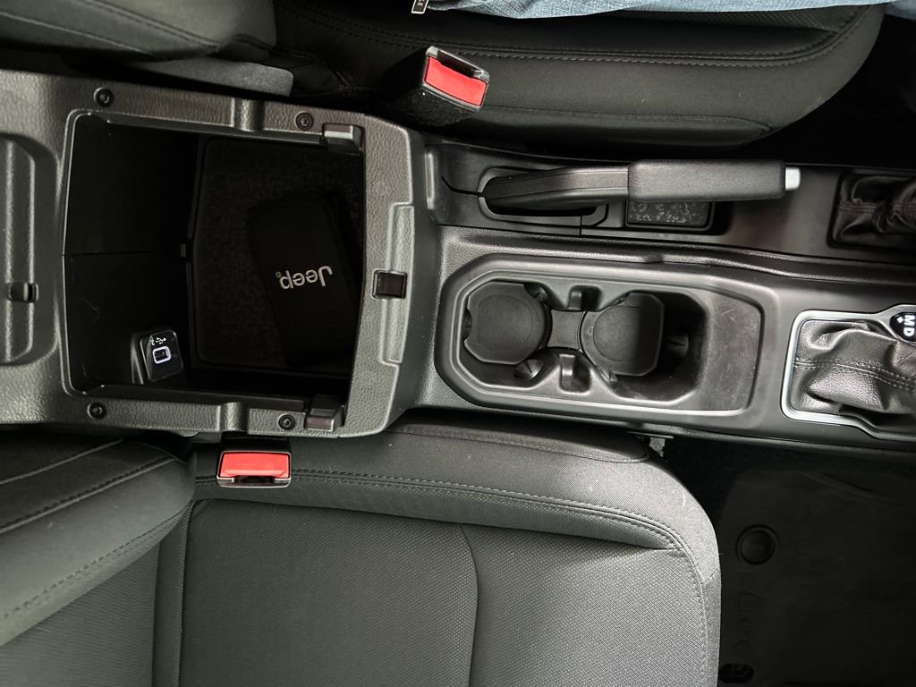 Used 2022 Jeep Wrangler Unlimited Sport image 15