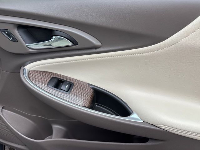 Used 2020 Chevrolet Malibu LT w/ Leather Package FWD image 39