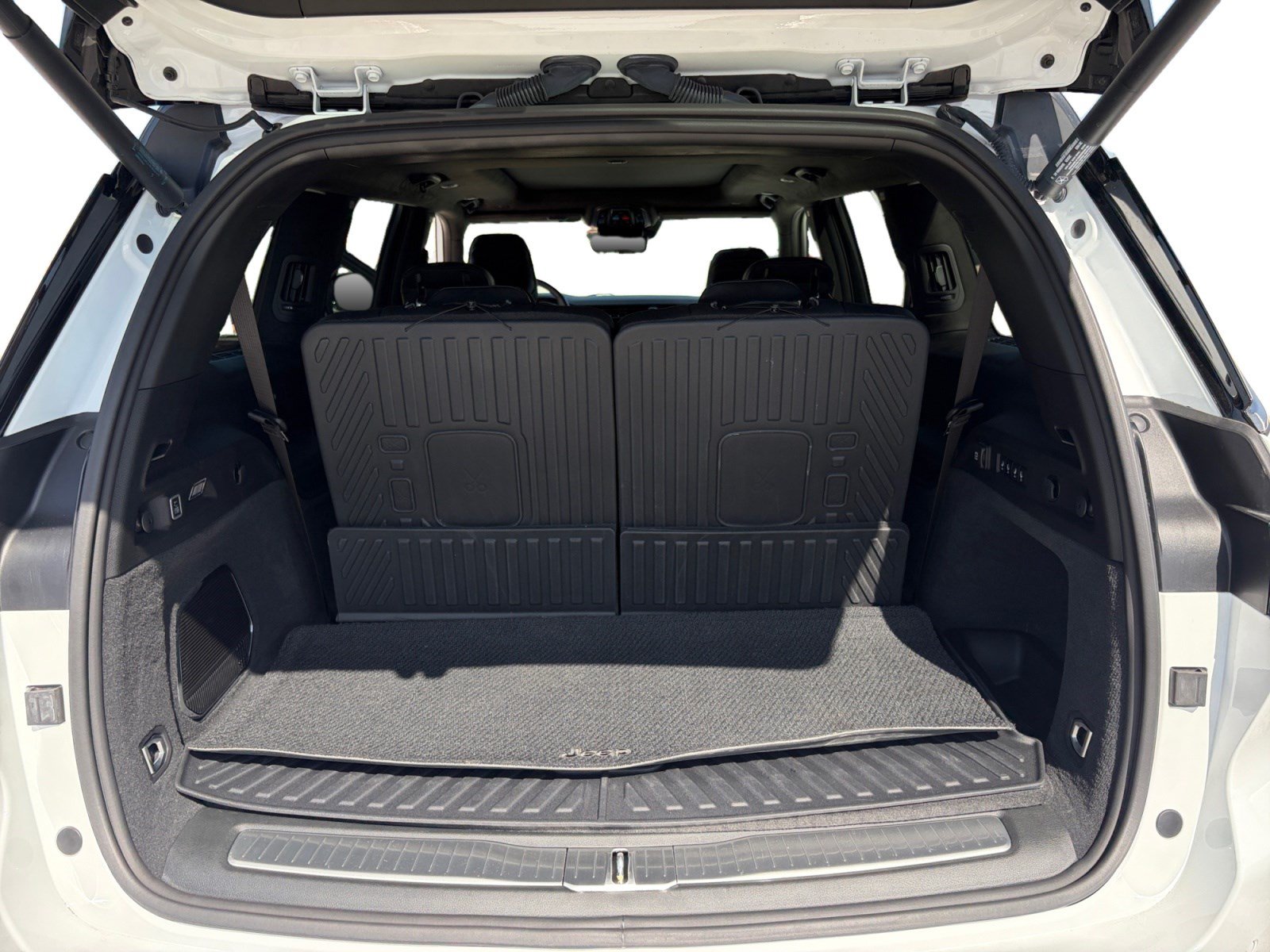 Used 2025 Jeep Grand Cherokee L Summit AWD/4WD image 23