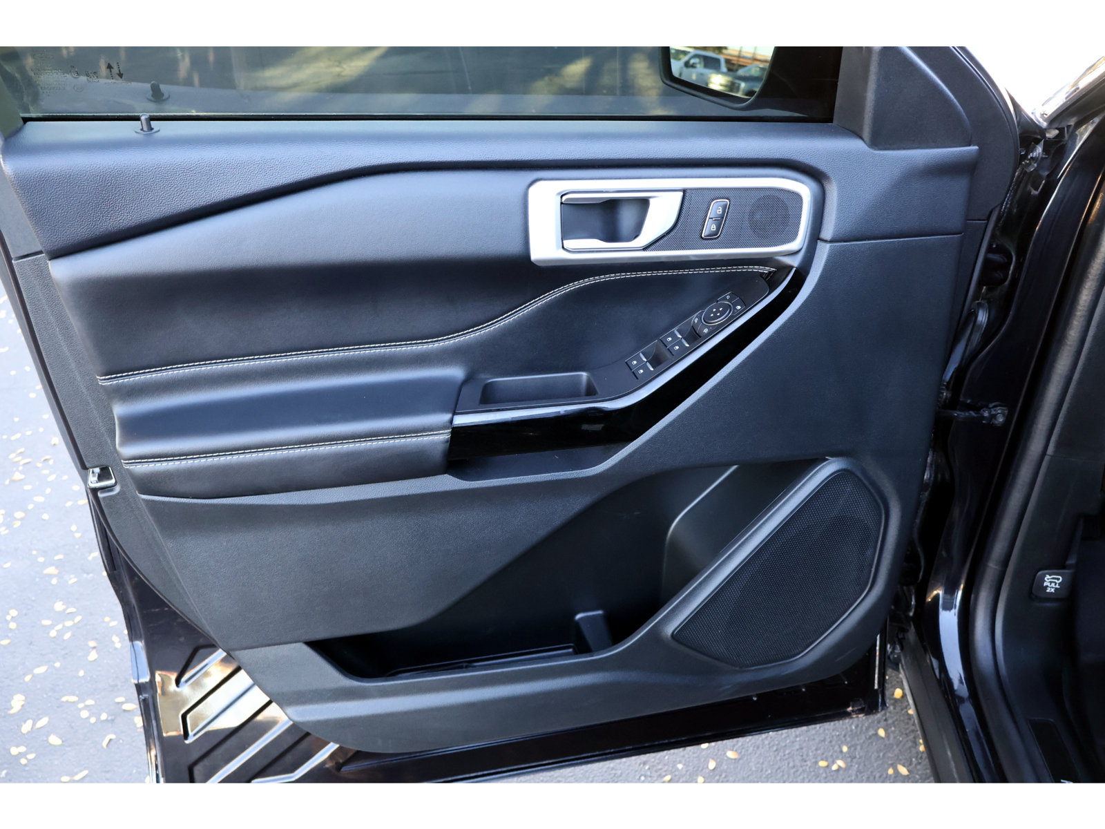 Used 2022 Ford Explorer ST RWD image 26