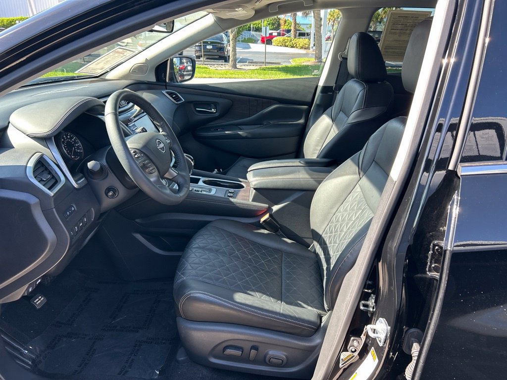 Certified 2024 Nissan Murano Platinum w/ Cargo Package FWD image 17