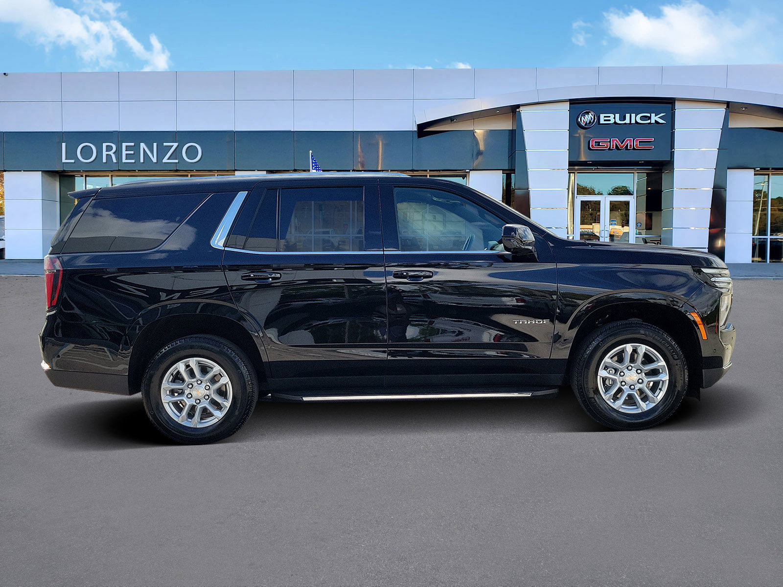 Used 2025 Chevrolet Tahoe LT AWD/4WD image 4
