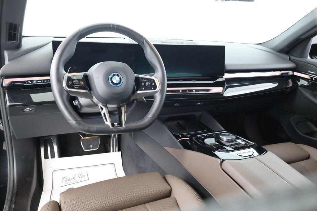 Used 2024 BMW i5 eDrive40i w/ M Sport Package image 13
