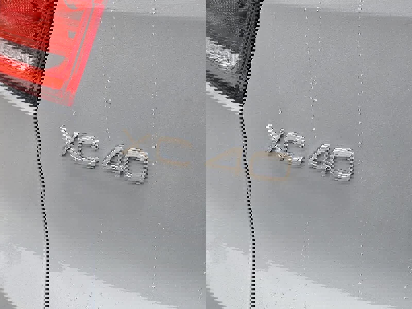 Used 2024 Volvo XC40 B5 Ultimate w/ Protection Package Premier image 12