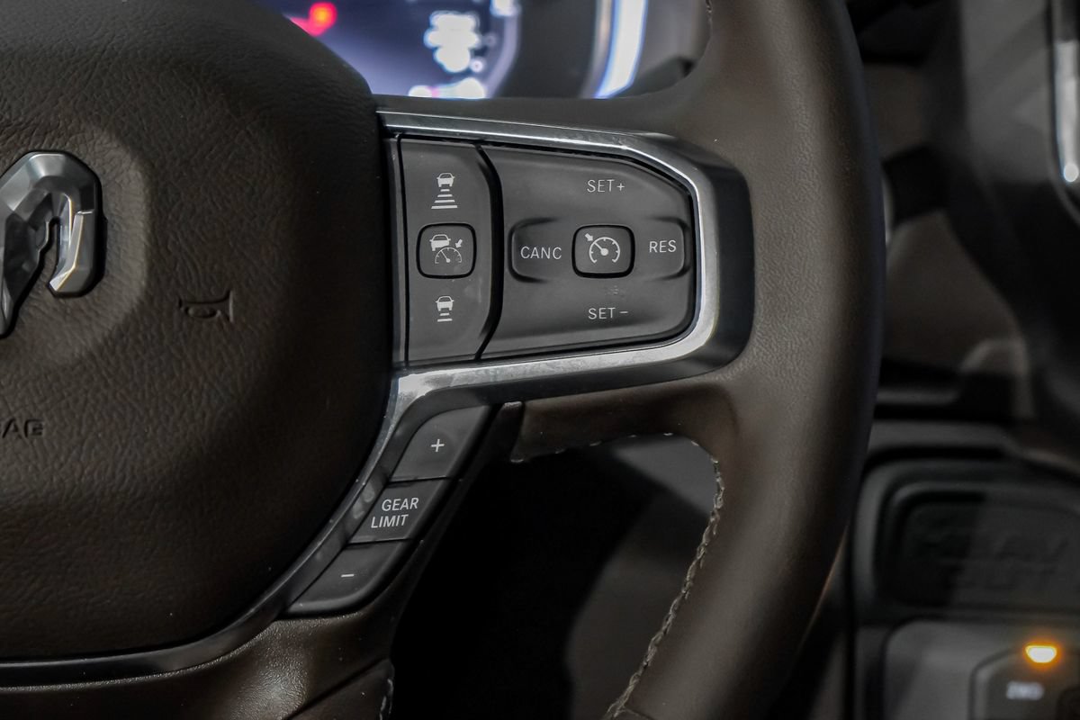 Used 2026 RAM 3500 Laramie AWD/4WD image 17