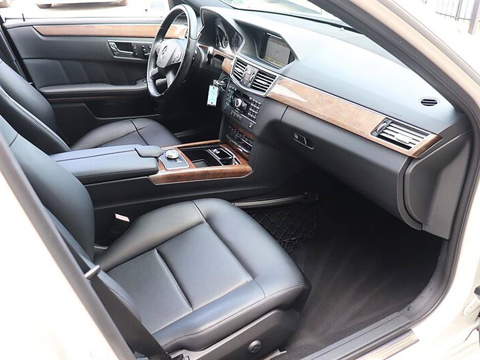 Used 2010 Mercedes-Benz E 350 Sport image 12