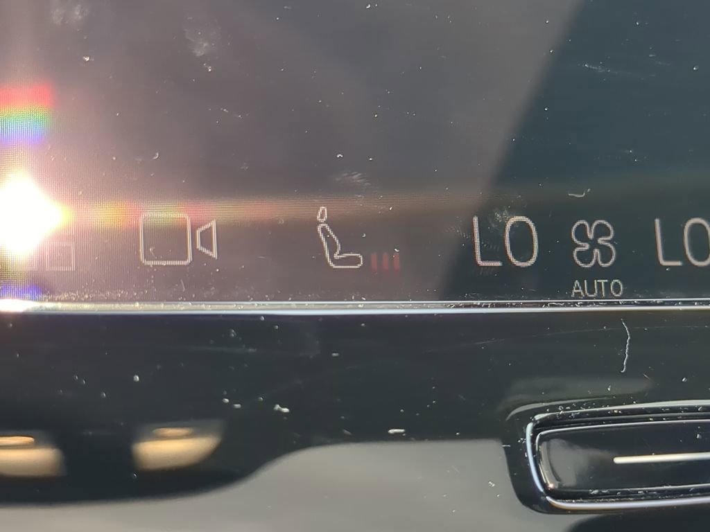 Used 2023 Volvo C40 Recharge Core image 32