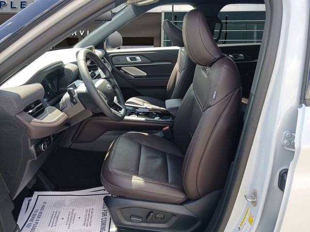 Certified 2026 Ford Explorer Platinum RWD image 9