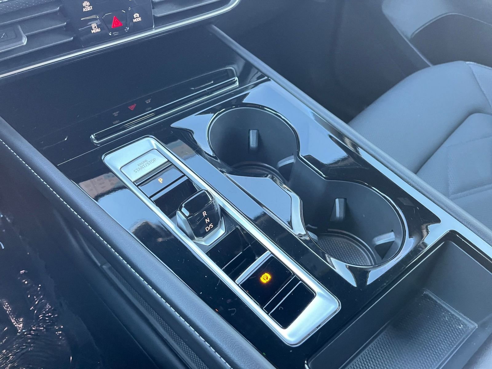 Used 2025 Volkswagen Atlas Cross Sport SE image 42