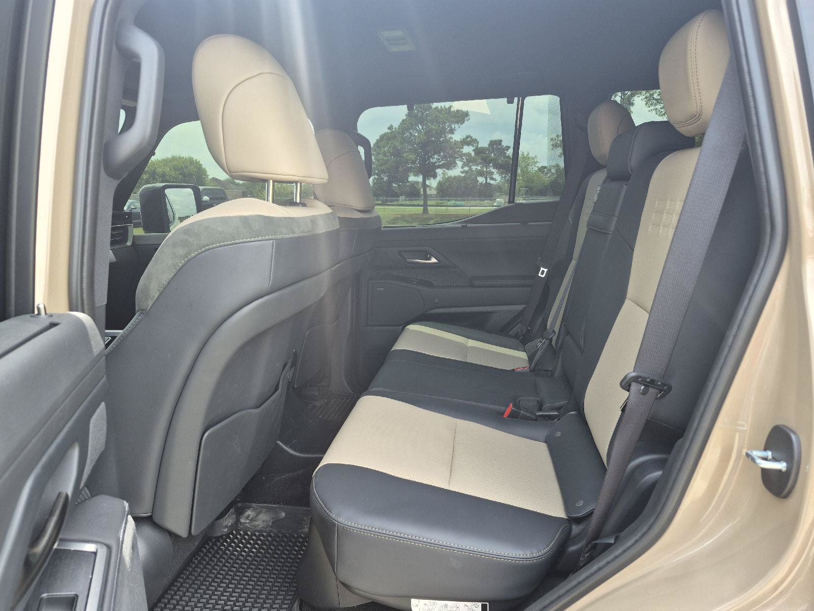 Used 2026 Lexus GX 550 AWD/4WD image 11
