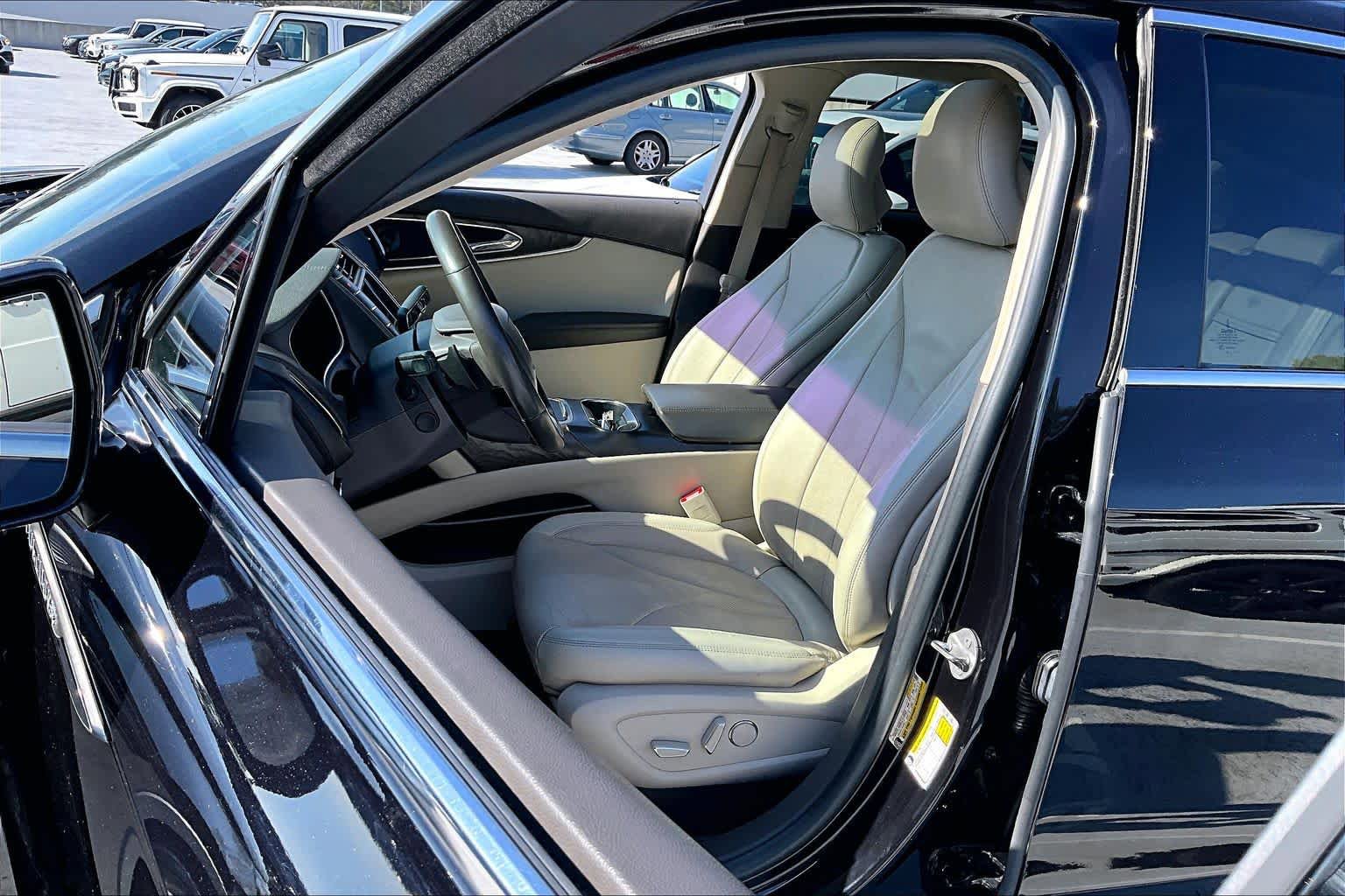 Used 2019 Lincoln Nautilus Reserve w/ Driver Assistance Package AWD/4WD image 8