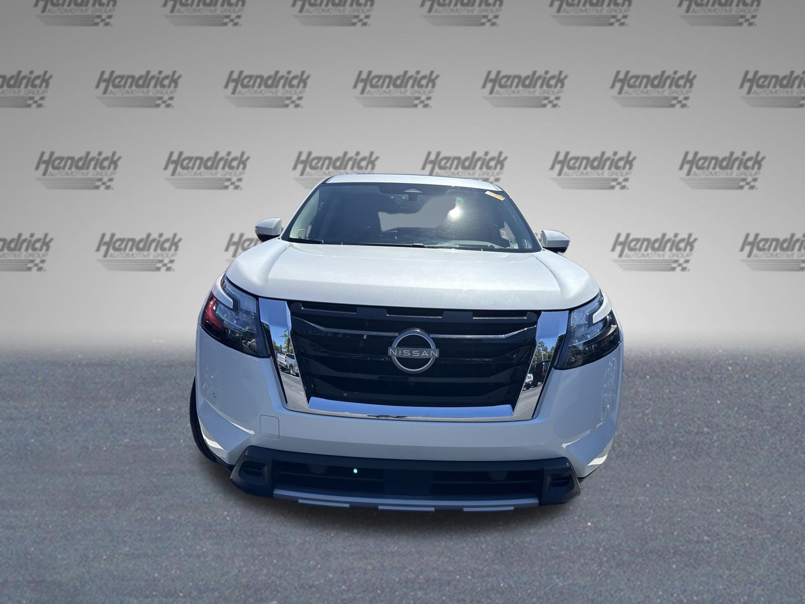 Used 2025 Nissan Pathfinder Platinum w/ Cargo Package FWD image 3