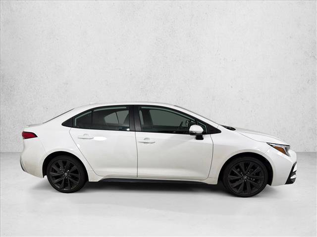 Used 2026 Toyota Corolla SE FWD image 2