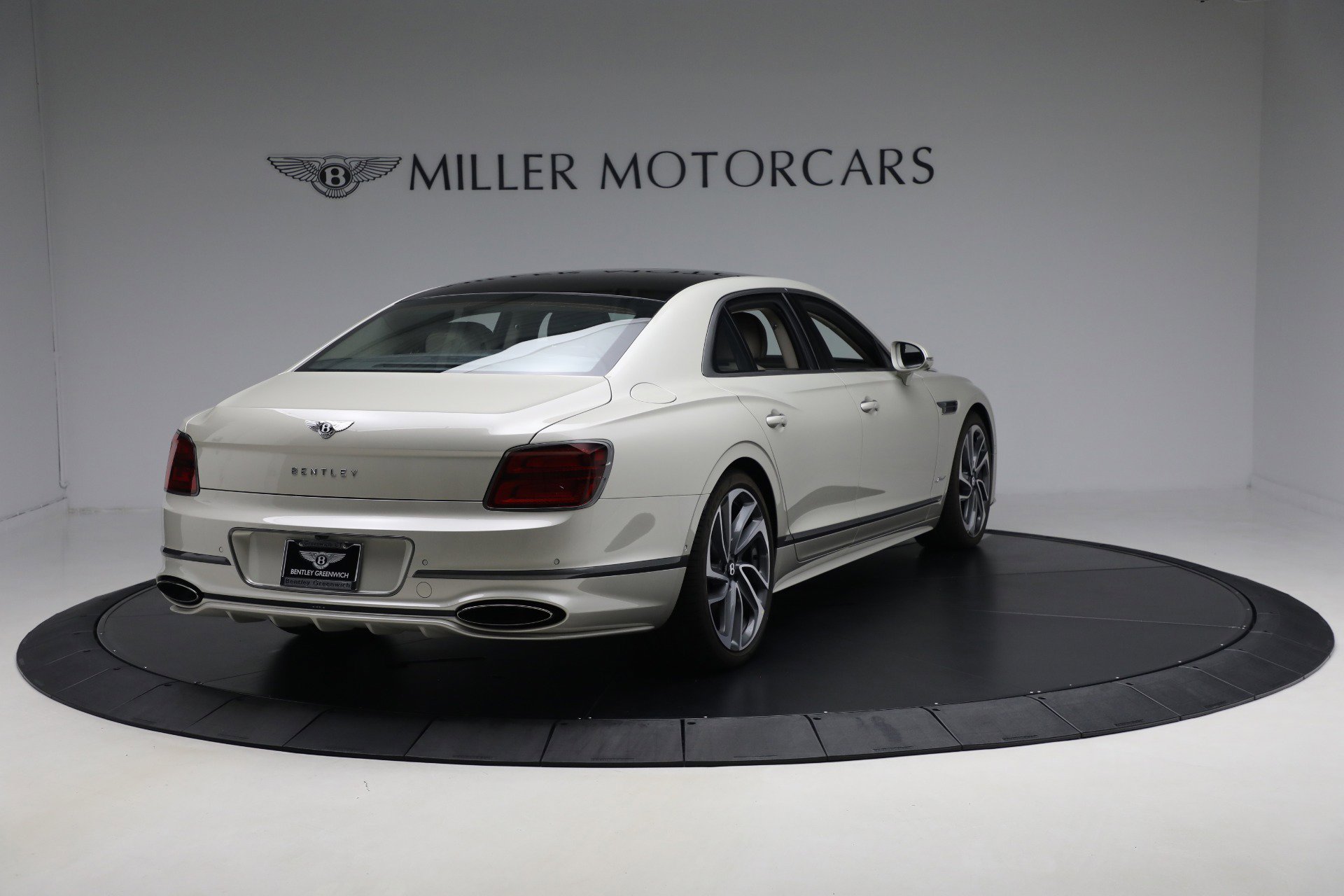 New 2025 Bentley Flying Spur Plug-In Hybrid image 7