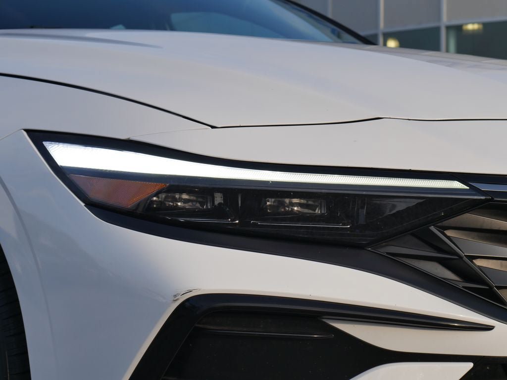 Used 2025 Hyundai Elantra Limited FWD image 4
