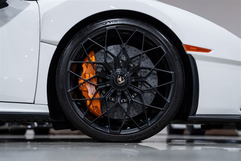 Used 2022 Lamborghini Huracan STO RWD image 46