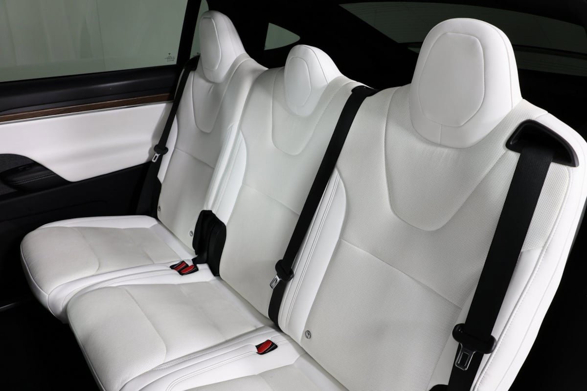 Used 2022 Tesla Model X image 11