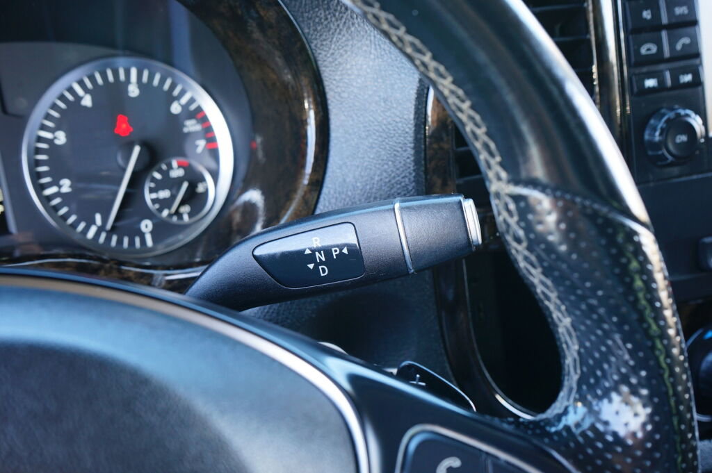 Used 2016 Mercedes-Benz Metris Passenger image 25