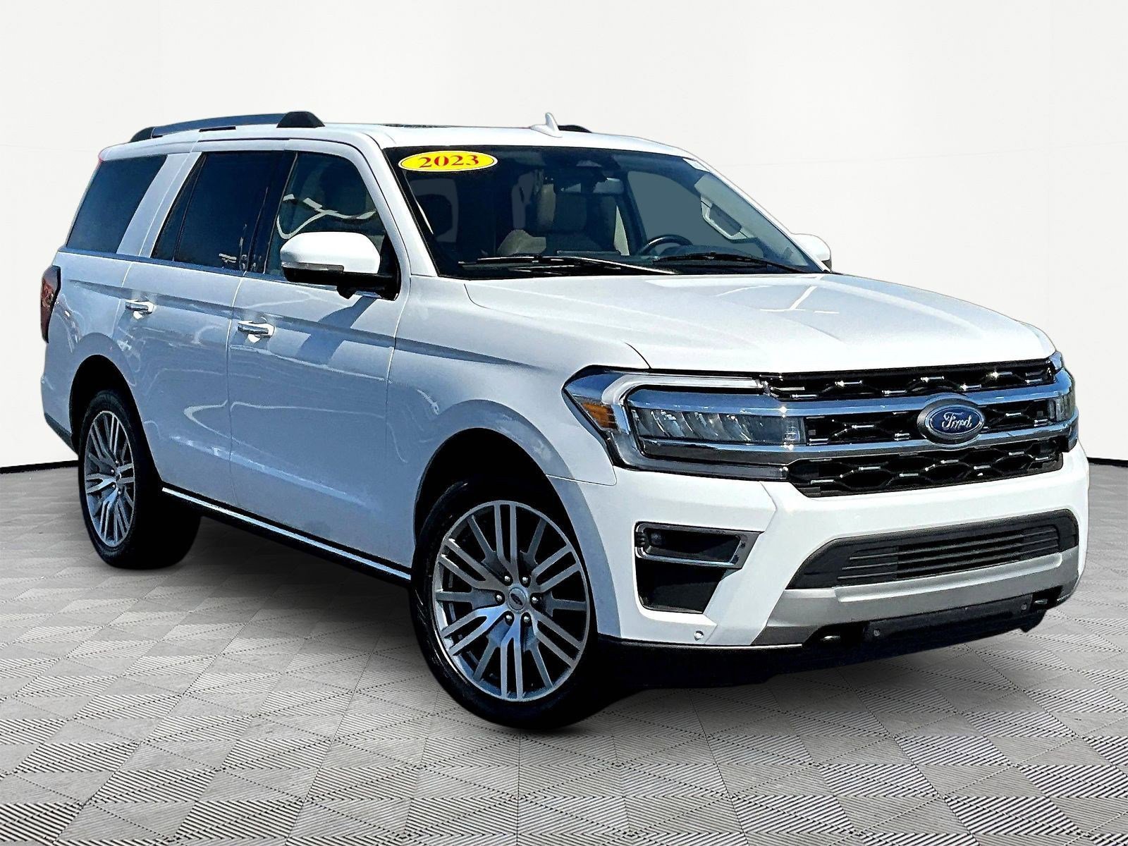 Used 2023 Ford Expedition Limited AWD/4WD image 3