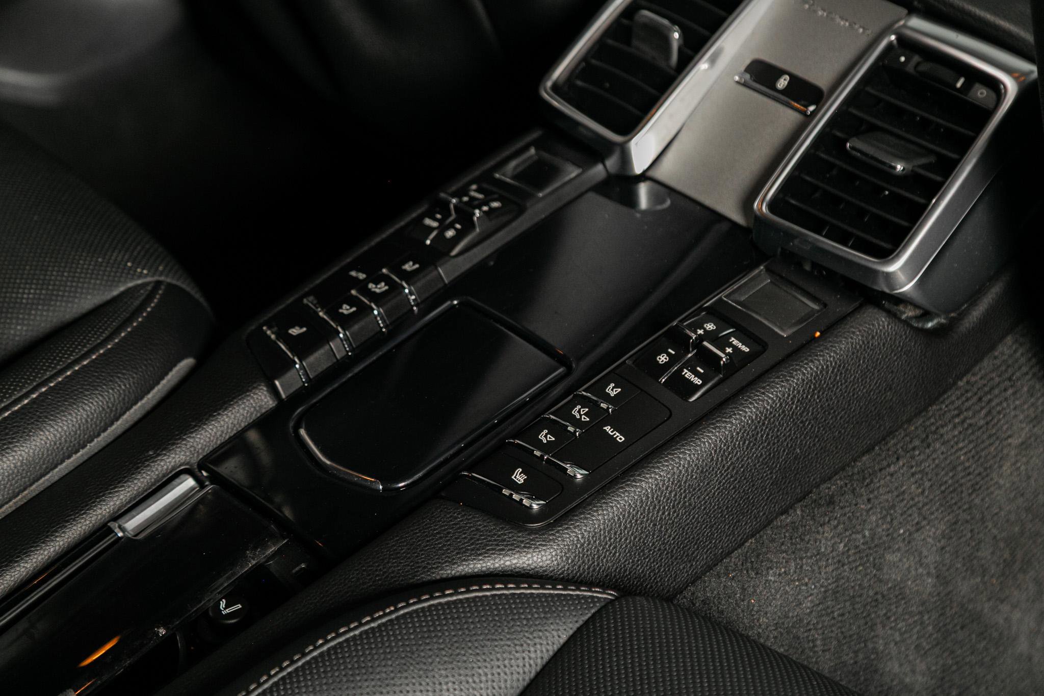 Used 2015 Porsche Panamera 4dr HB 4 image 30