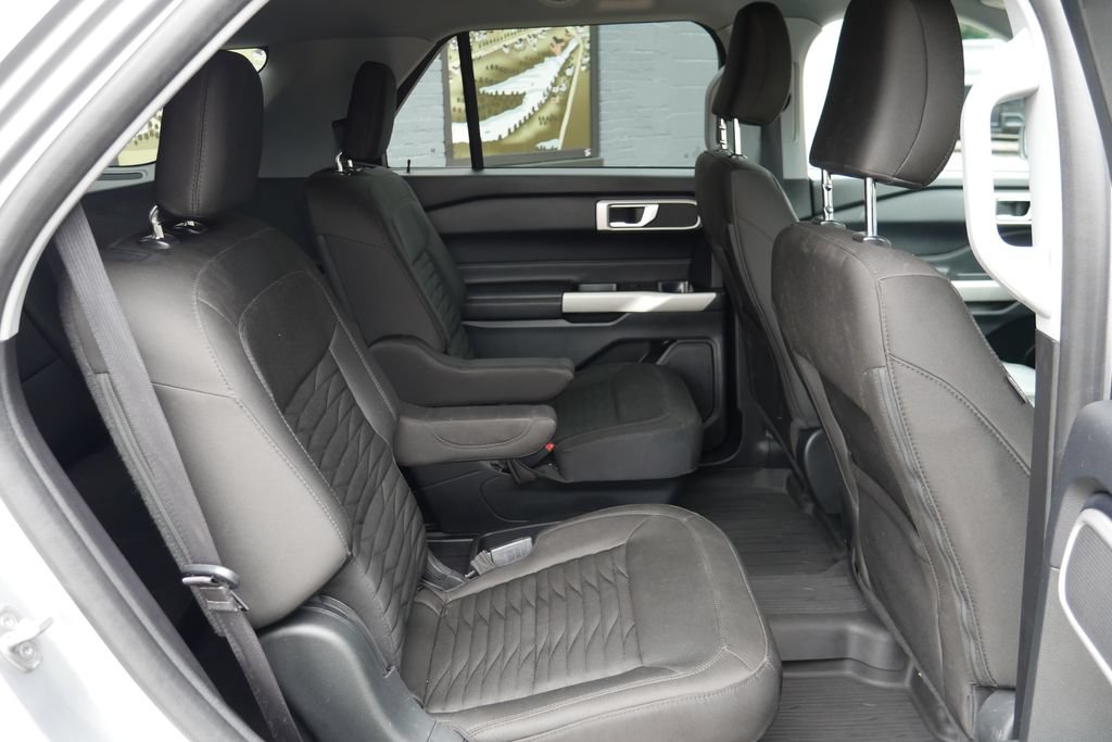 Used 2021 Ford Explorer XLT AWD/4WD image 10