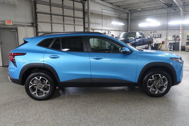 Used 2025 Chevrolet Trax LT image 8