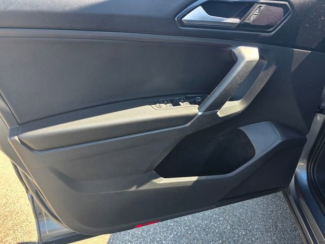 Used 2018 Volkswagen Tiguan SE FWD image 8