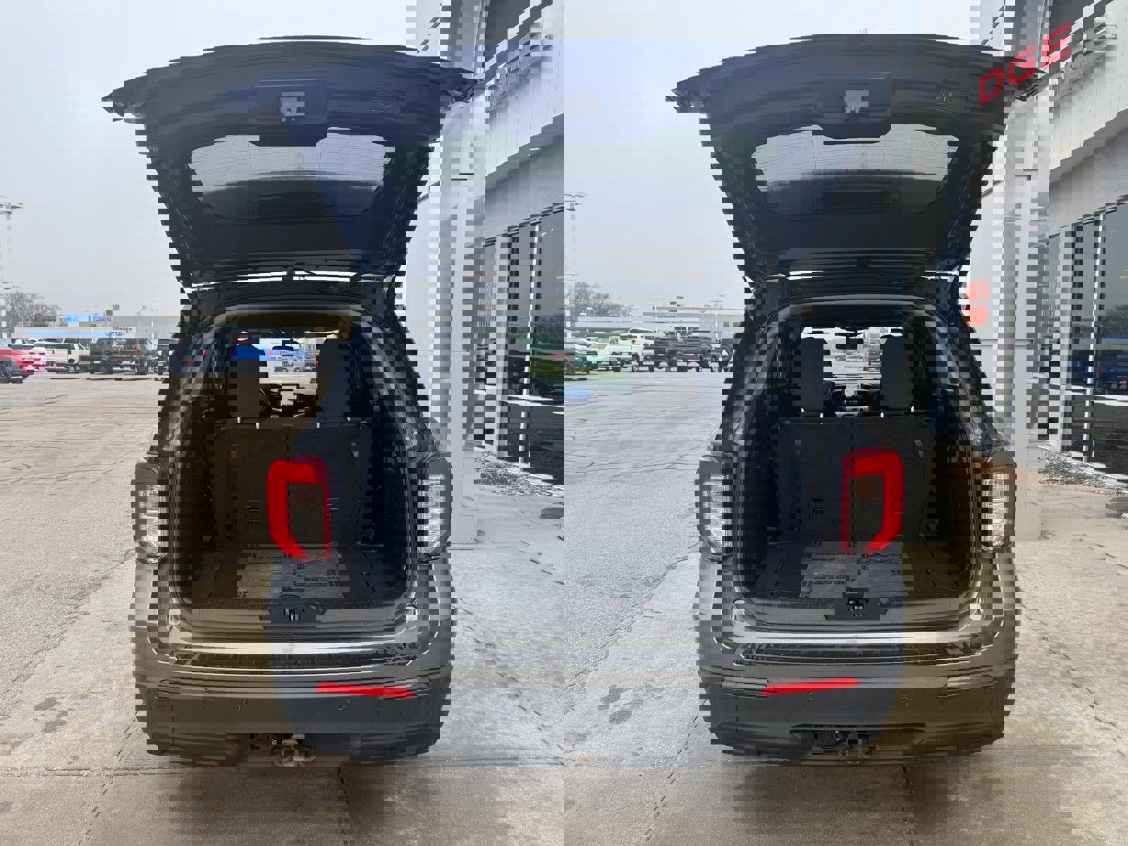 Used 2022 Ford Explorer XLT w/ Class IV Trailer Tow Package image 8