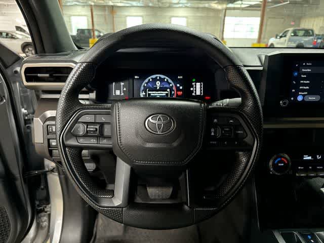 Certified 2025 Toyota Tacoma SR5 AWD/4WD image 18