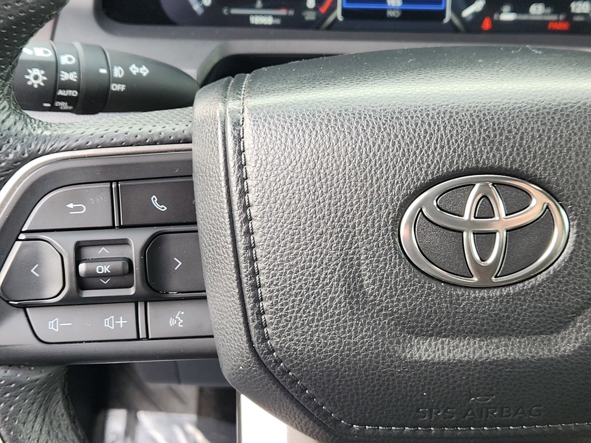 Used 2024 Toyota Tacoma TRD Off-Road image 19