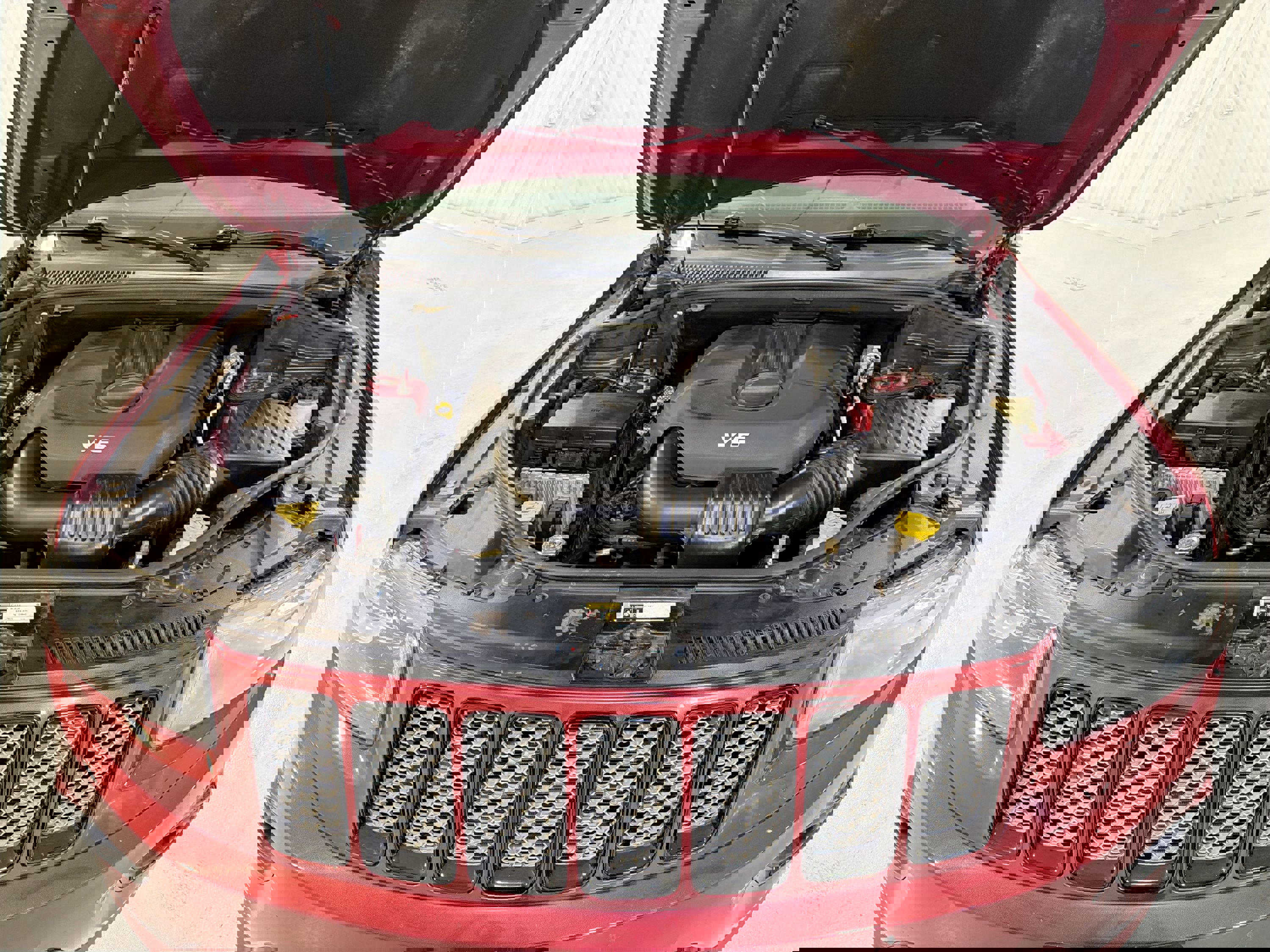 Used 2015 Jeep Grand Cherokee Altitude image 29