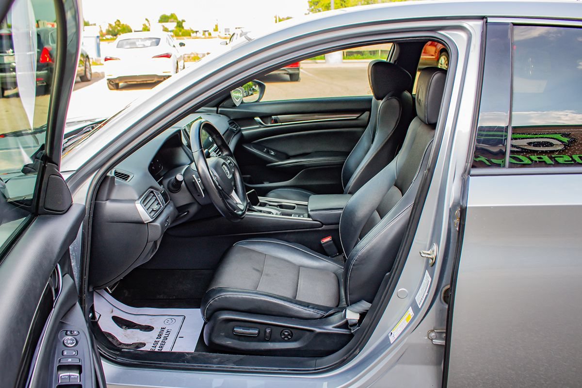 Used 2018 Honda Accord Sport image 12