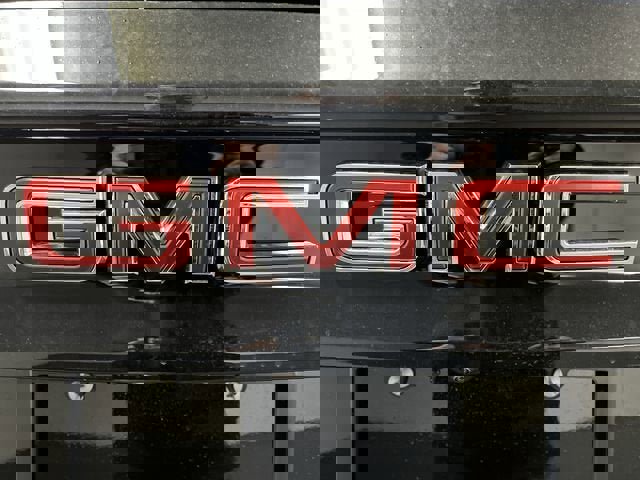 New 2026 GMC Acadia AT4 w/ LPO, Floor Liner Package image 31