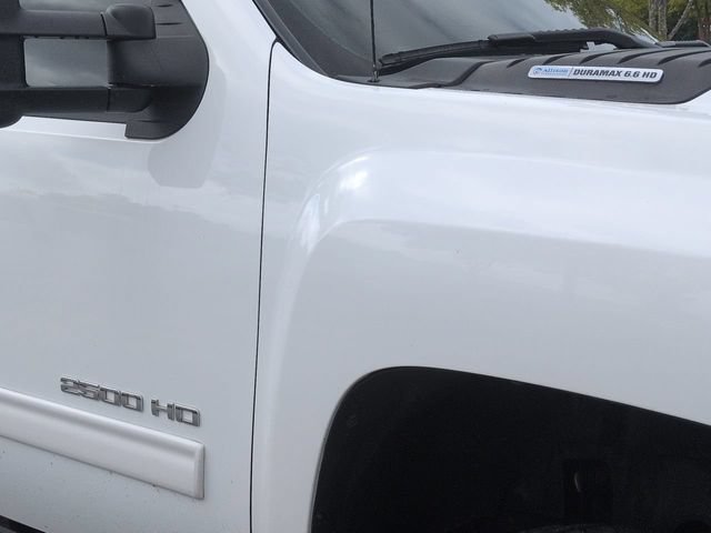 Used 2011 Chevrolet Silverado 2500 LT w/ Interior Plus Package RWD image 12