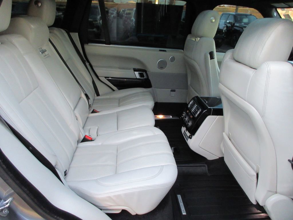 Used 2017 Land Rover Range Rover Long Wheelbase Supercharged image 17