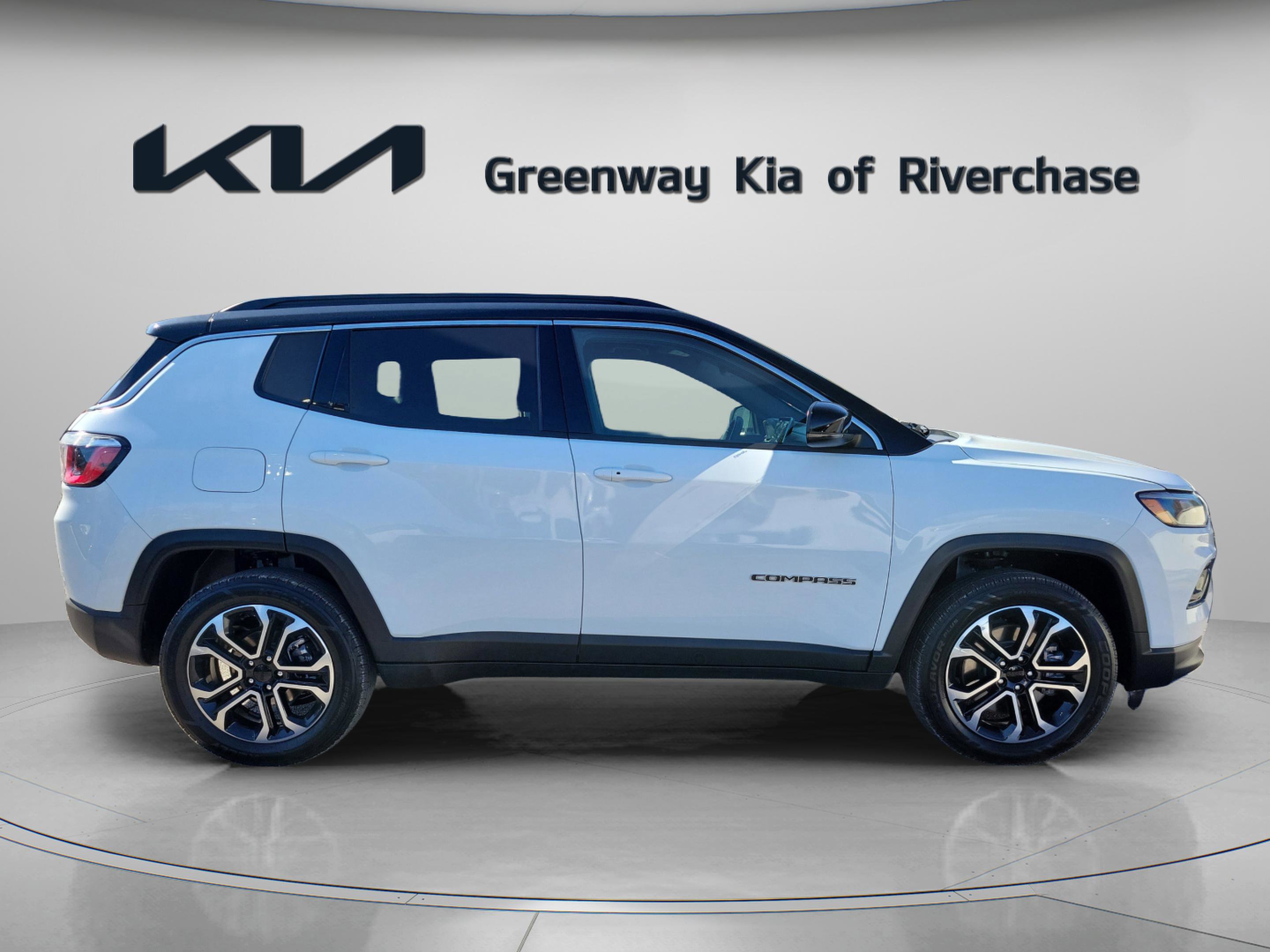 Used 2024 Jeep Compass Limited image 7