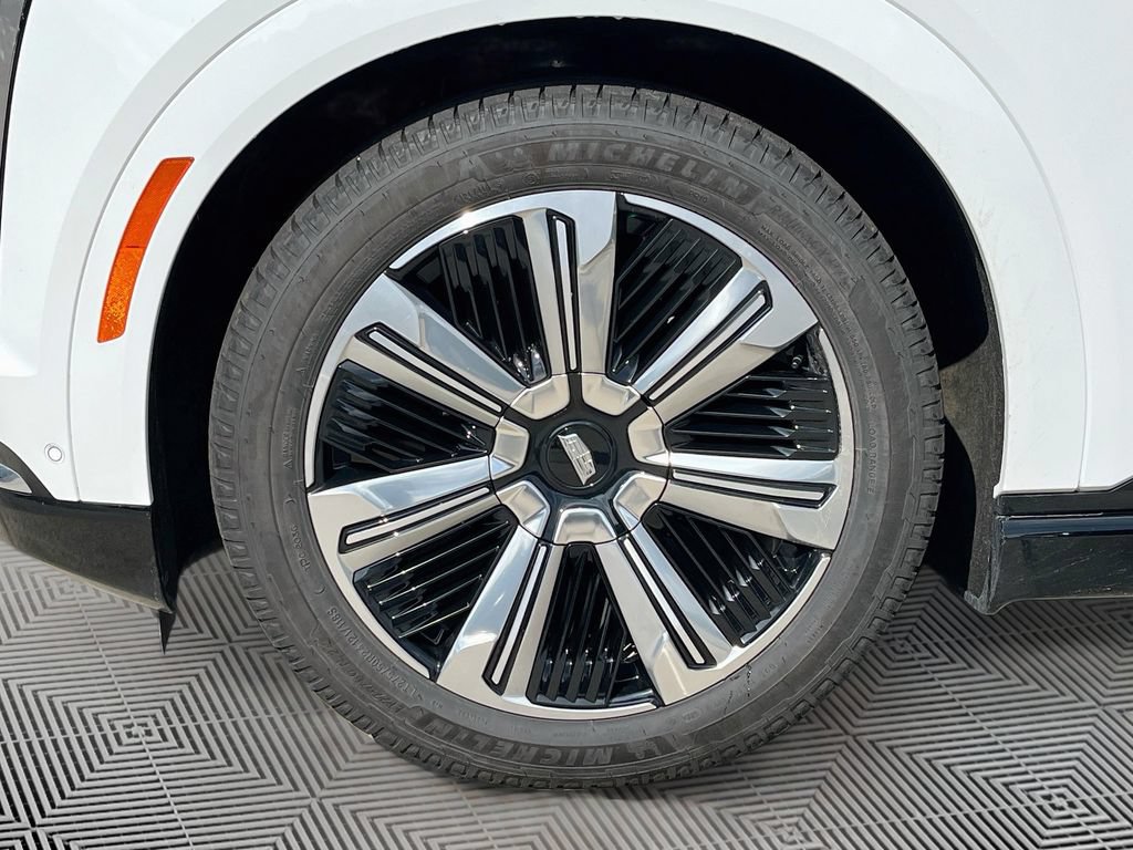 Certified 2025 Cadillac Escalade IQ Luxury 2 w/ LPO, Premium Carpet Package AWD/4WD image 10