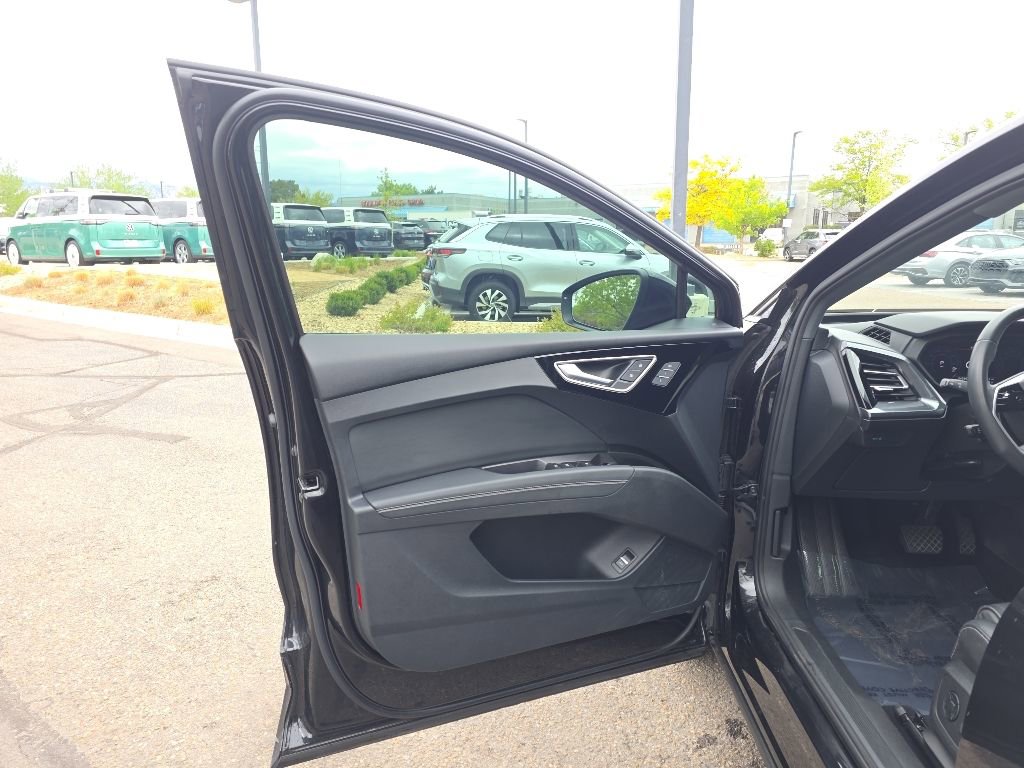 Used 2024 Audi Q4 e-tron Premium Plus w/ Premium Plus AWD/4WD image 9