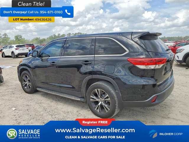 Used 2019 Toyota Highlander LE FWD image 3