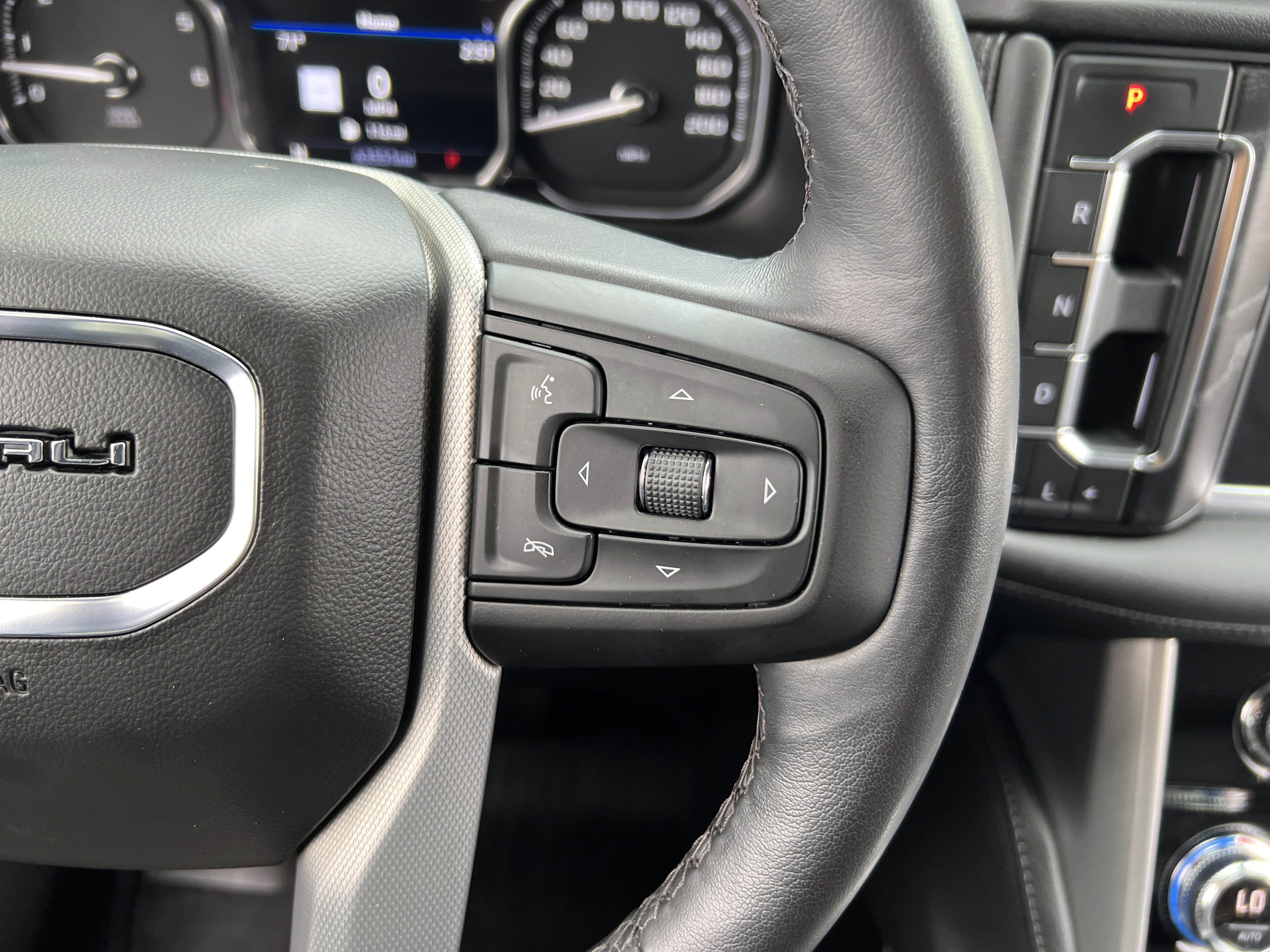 Used 2021 GMC Yukon Denali AWD/4WD image 32