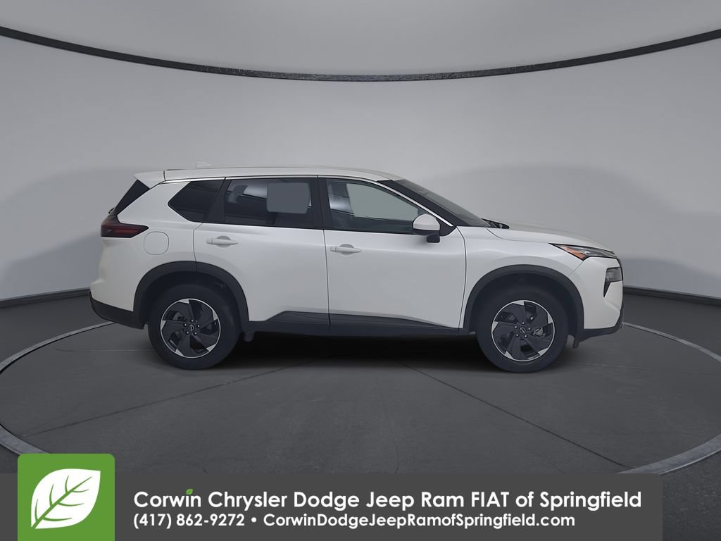 Used 2025 Nissan Rogue SV AWD/4WD image 17