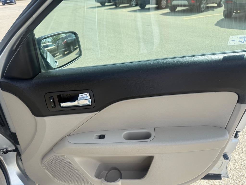 Used 2009 Ford Fusion S FWD image 16