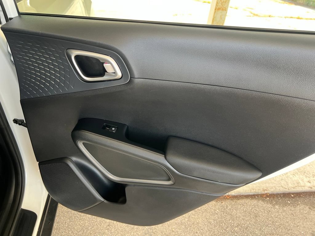 Used 2020 Kia Soul EX w/ Option Group 015 FWD image 16